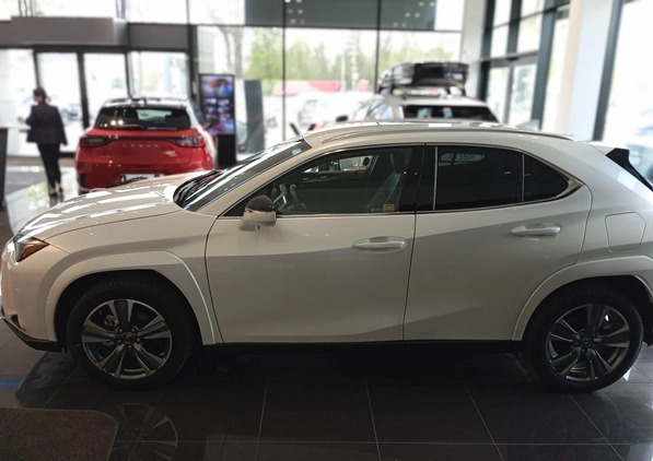 Lexus UX cena 253000 przebieg: 1, rok produkcji 2023 z Wołomin małe 137